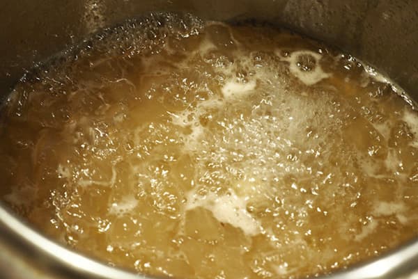 Boiling sugar syrup