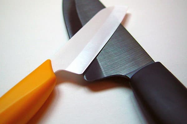 Nóż ceramiczny i stalowy