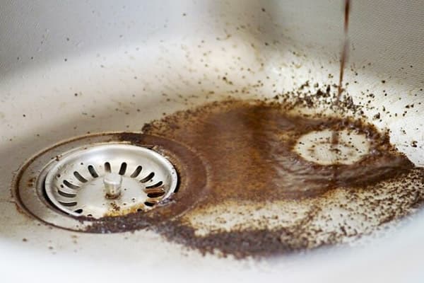 กากกาแฟในอ่างล้างจาน