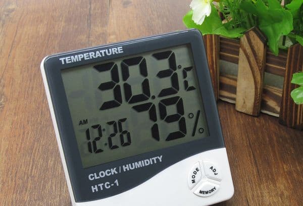 Digitális hőmérő nedvességmérő