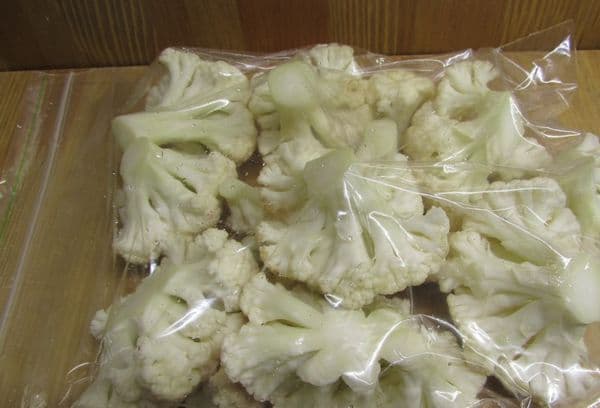 cauliflower in a bag for freezing