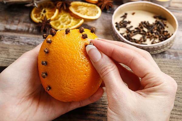 Portakal ve karanfil aroması